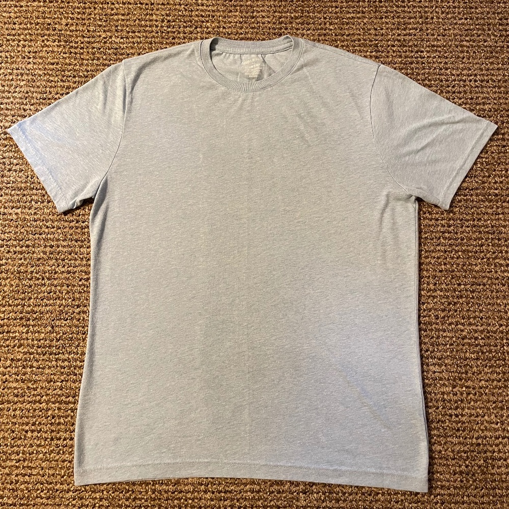 Banana Republic Light Blue T-Shirt (Men's Medium)